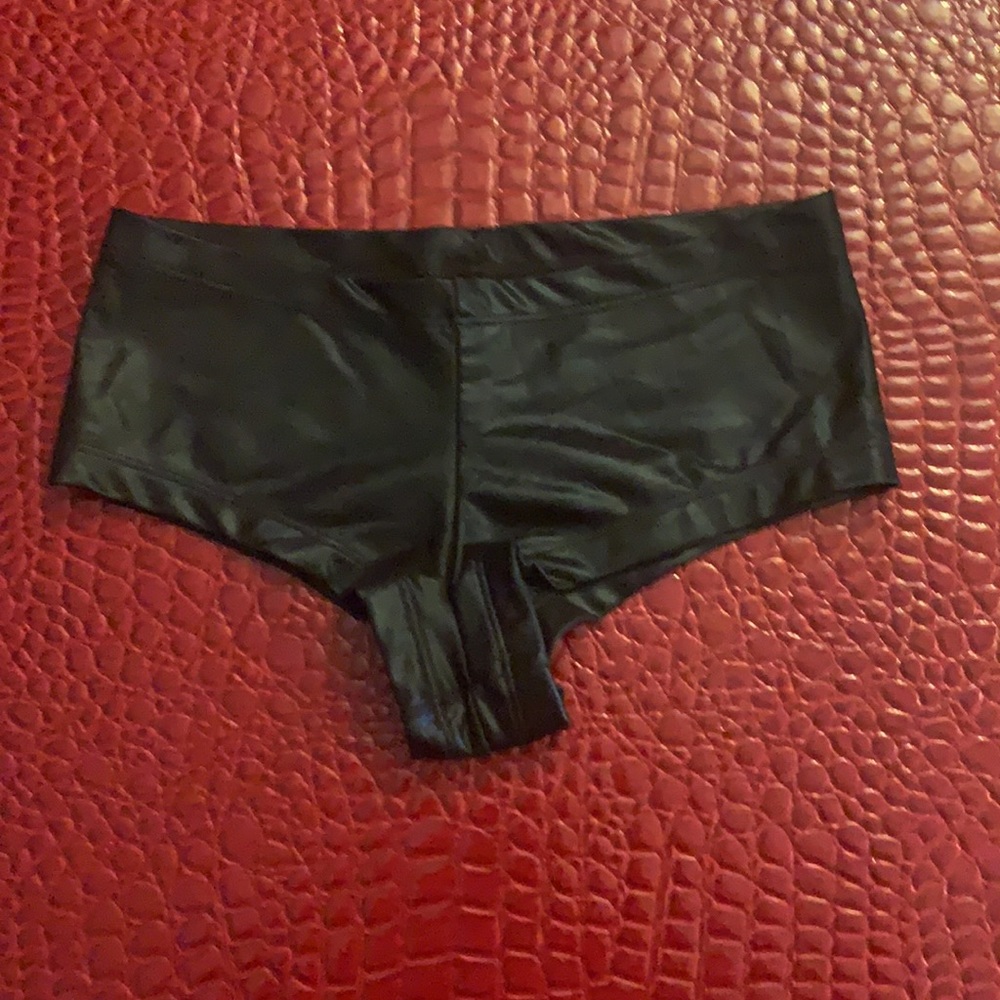 AMERICAN APPAREL BLACK PLEATHER BOY SHORT BRIEF